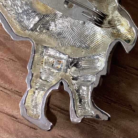 ⚫️ Vintage Santa Brooch / Charm in Silvertone by MJ Designs - Just Add A Chain - Picture 7 of 10